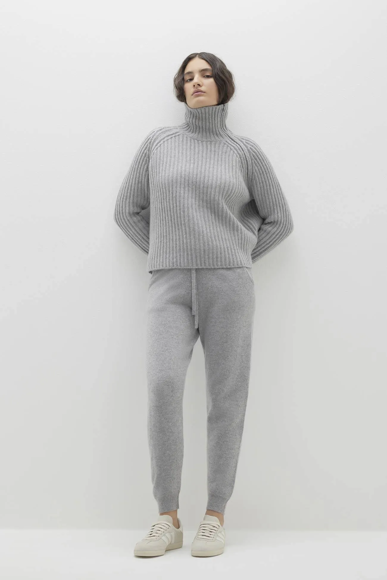 ARYANA CASHMERE TURTLENECK SWEATER