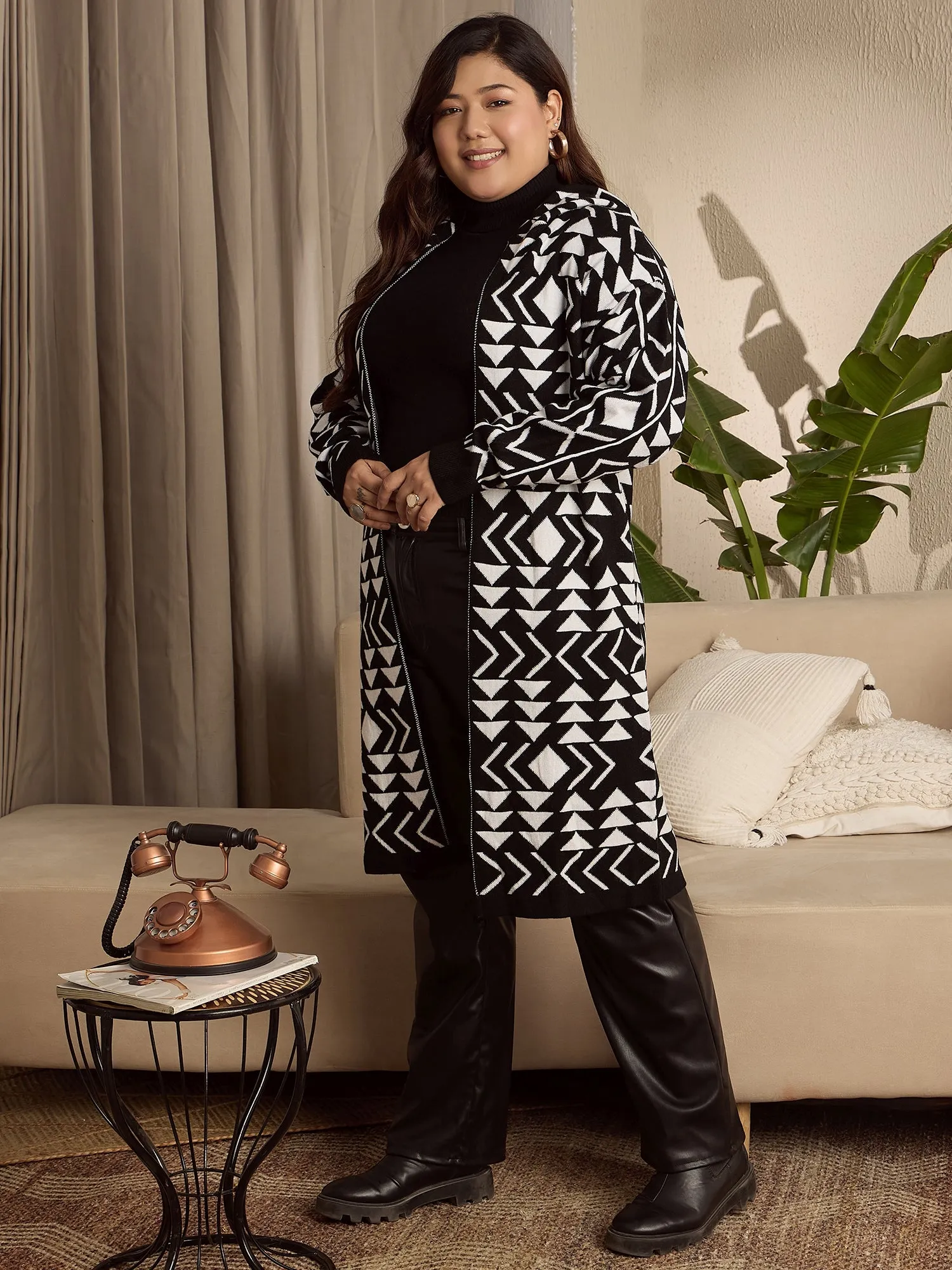 Berrylush Curve Women Black & White Geometric Printed Hood Neck Drop-Shoulder Sleeves Open-Front Ribbed Hem Longline Cardigan