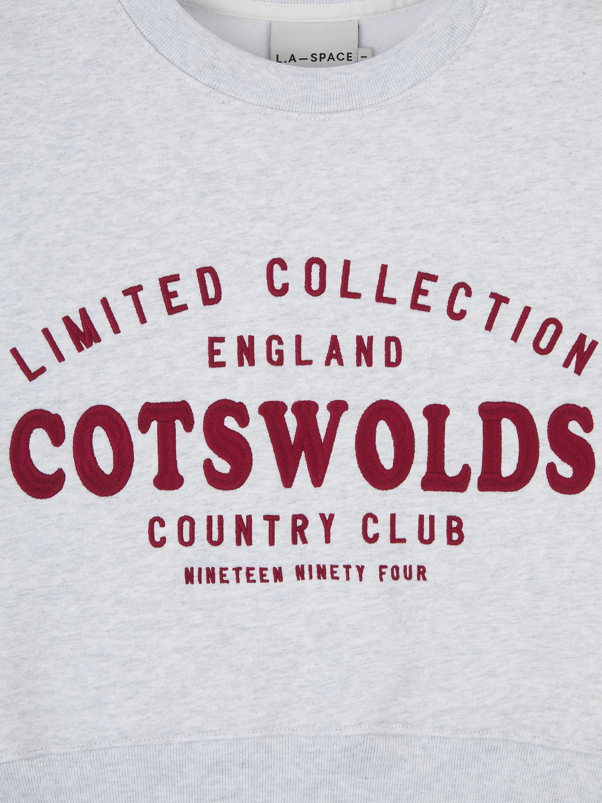 ‘COTSWOLDS' EMBROIDERED CROPPED SWEATSHIRT  LIGHT GREY MARL