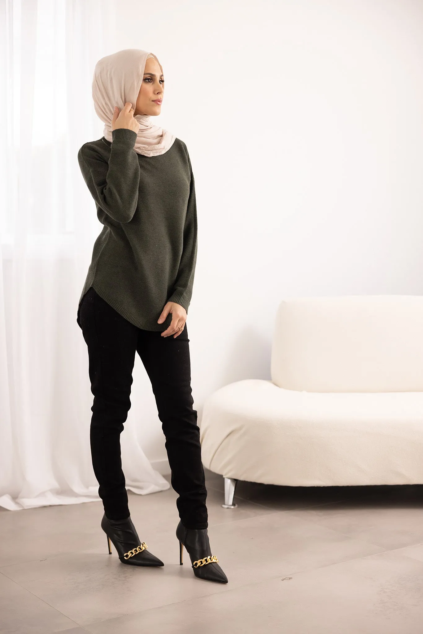 Curved Hem Pullover Knit Top - Dark Shades