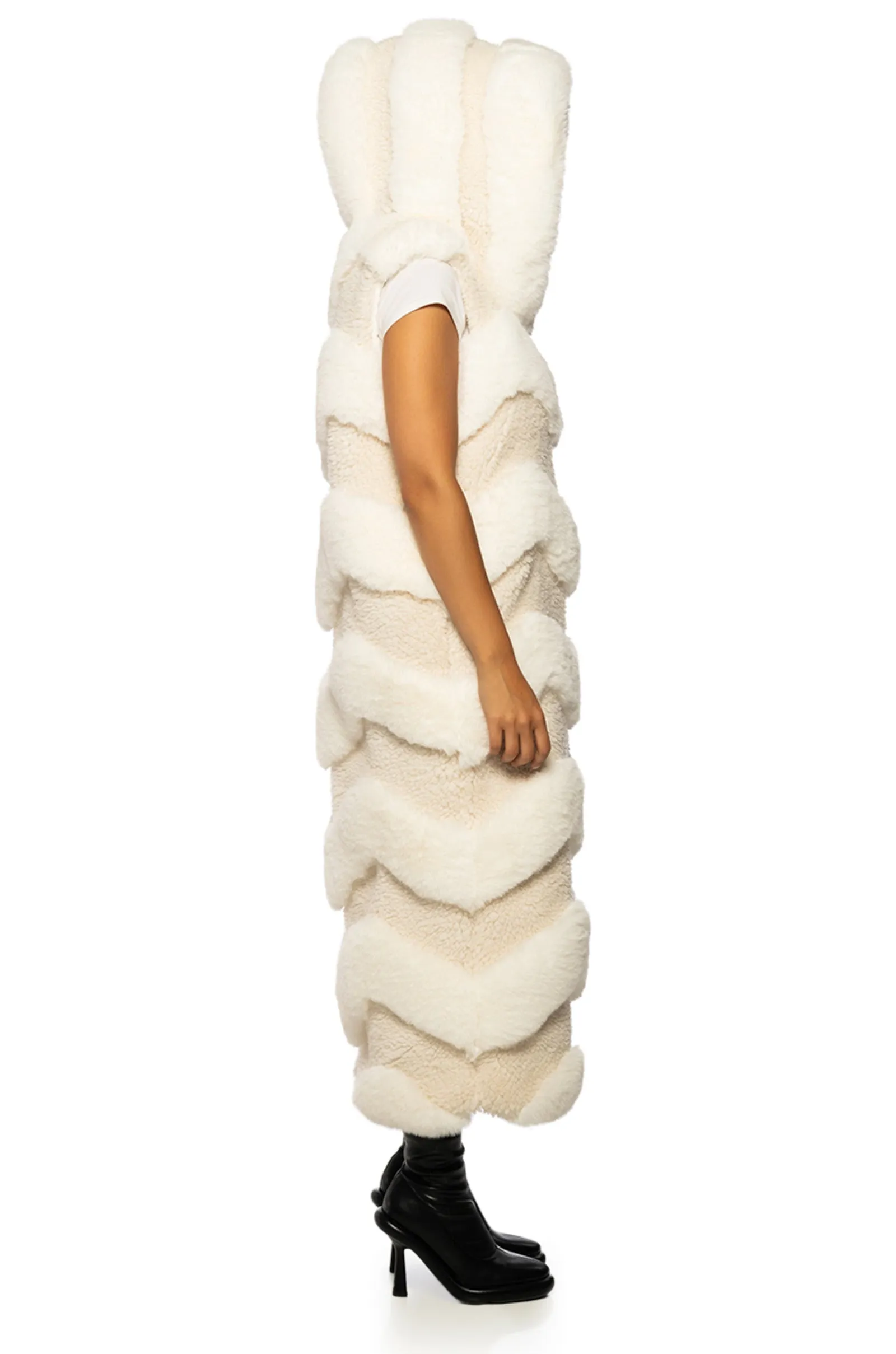 JEMI CREAM CHEVRON FAUX FUR TRENCH VEST