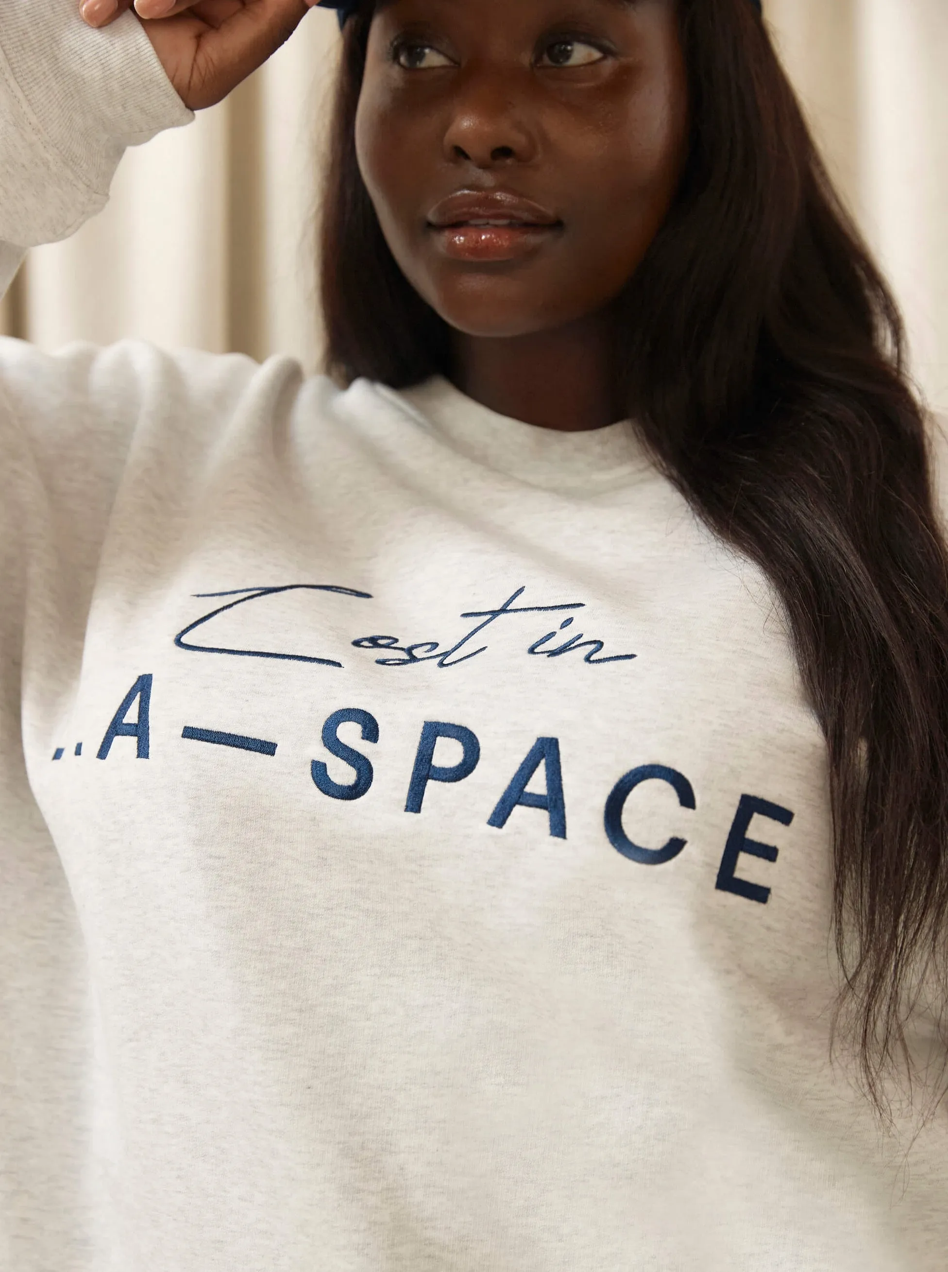 'LOST IN L.A-SPACE' EMBROIDERED SWEATSHIRT IN LIGHT GREY MARL