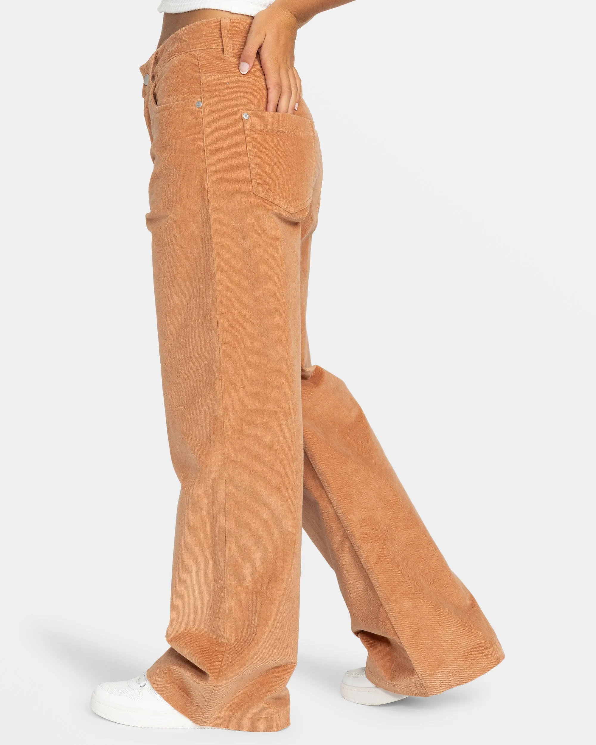 Surf On Cloud Corduroy Pants - Camel